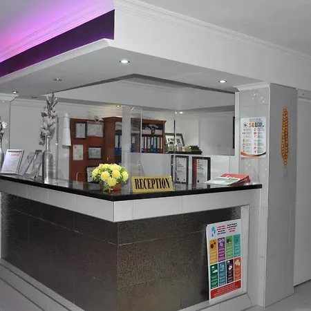 ホテル Kahraman シダ